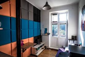Srodmiescie Apartment | Cheap funky studio - central Warsaw
