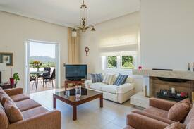 Alikianos House | Maria's Elegant Home in Crete