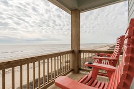 Crystal Beach House | Seaing is Believing, Dogs, Beachfront, Crystal Beach, Bolivar, Texas