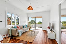 Victoria Point Cabin | Original 1950s Beach/Fishing Cottage
