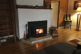 Campbell River Cabin | Spectacular Cliff House