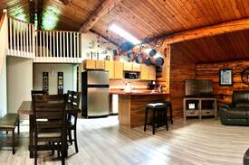 College Cabin | Chinook Log Cabin