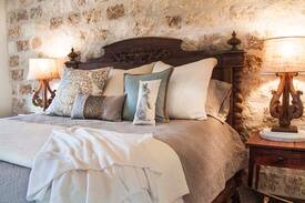 Fredericksburg Cabin | Double Deer Ranch- Twig | Fireplace