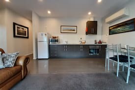 Spring Beach House | Spring Beach Garden Retreat - Guest Wing (SC)