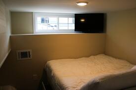 Windsor Boat Rental | 4 bedroom Green Stationary@Lake Cumberland Marina