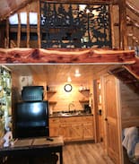 Elk County House | Buck's Cabins ( Moose Tracks Cabin)