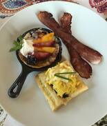 Carlotta Bed & Breakfast | Bud & Breakfast @ Riverbar Pharms, Sunset Suite