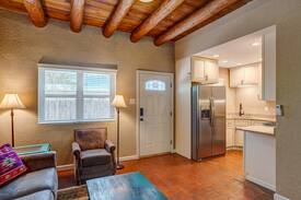 Santa Fe House | Casa Amigos #B, Quiet, Peaceful, In Town