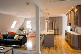 Newport Apartment | “The Pearl of Broadway”