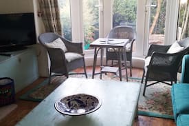 Rhos on Sea Apartment | Art Deco Garden Flat (Seaside and Snowdonia)