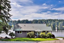 Clinton House | Friesen's Lake House