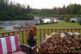 Stephenville House | Riverside Retreat - Room 2