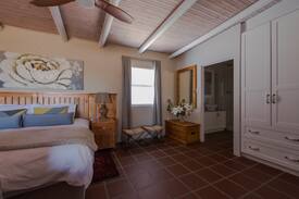 Jacobs Bay Apartment | Fijnbosch@Jacobsbaai Apartment 4 - Spider Lily