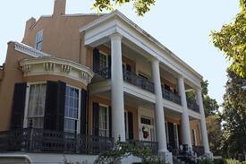 Vicksburg Cabin | Carriage House Suite at Cedar Grove Mansion Inn
