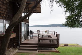 Langley House | Escape to Buddy's Beach House on Whidbey Island