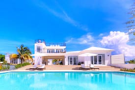 Isabela Villa | Isabela Retreat Over looking Golf Course & Ocean