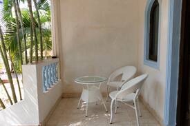 Saunta Vaddo Apartment | Mango studio w/kitchen - 2 minutes walk to beach