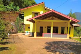 Cisarua Villa | Villa Kuning at Tugu Utara, Puncak, Bogor (5BR)