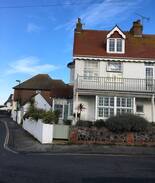 Felpham Cabin | Seaside Cottage, Felpham, 1 minute walk to beach