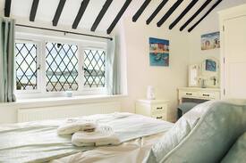 Rhos on Sea Cabin | Sea View Cottage on Rhos Promenade Beach