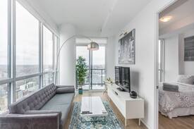 Downtown Toronto Apartment | Corner unit penthouse heart of downtown Toronto!!!