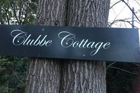 Burradoo House | "Clubbe Cottage" Cuff and Collar suite
