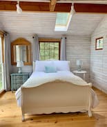 Bainbridge Island Cabin | Froggy Heights - An English Cottage on Bainbridge