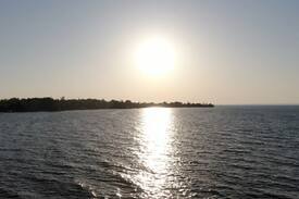 Georgina Cabin | Incredible Waterfront Cottage at Jackson's Point