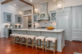 Monroe Bed & Breakfast | Logtown Plantation by Jase & Missy Robertson