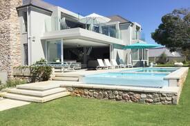 Westcliff Bed & Breakfast | 56 on Westcliff Drive - Fynbos Room