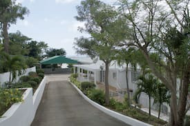 Estate Bakkero Villa | Captain's Walk Secluded Hillside Villa