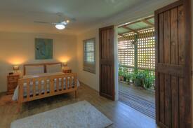 Ulmarra House | Village Stays - Coldstream Gallery Studio