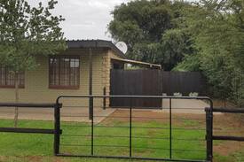 Vanderbijlpark Other | Mustang Guest Lodge