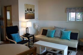 Selwyn Cabin | Birch Bend Cottage Resort- Beach House