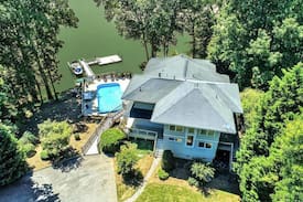 Belmont House | 7 Bedroom Updated Lake House Close to Charlotte