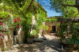 Oppede House | The Hamlet