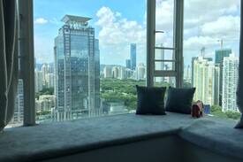 Central Business District Apartment | 【Arch Home】天空之城——福民地铁口、步行可至福田口岸、皇岗口岸,超棒视野