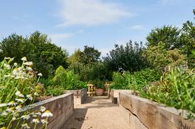 Billingshurst Bed & Breakfast | Half Moon Kirdford