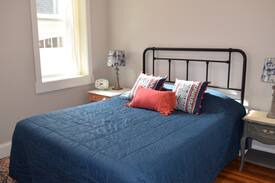 Washington House | Cedar House, Suite B