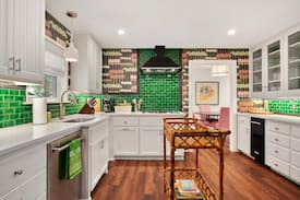 Downtown House | The Hepburn ★ Bold & Glam, Walk to Bville Square