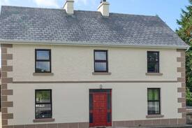 Ballinamore House | Garadice View Farmhouse