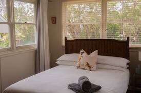 Currarong Cabin | Curra-rite - charming cottage located by the sea