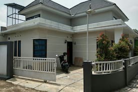 Sleman House | gancahan guesthouse yogyakarta bisa 10 orang