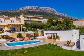 Kastel Kambelovac Villa | Villa Jelena with heated pool