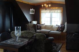 Newport Center Bed & Breakfast | Cliff Haven Farm B&B Chocolate Room