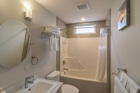 Crofton House | 2 Wheel Inn located oceanside in Crofton B.C.