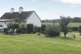 Curragh Cabin | Ardmore Fisherman's Cottage *New Listing*