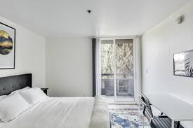 East Hollywood Apartment | Cozy 2BR Apartment in Hip LA Neighborhood