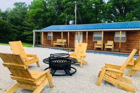 Pine Ridge Cabin | ShyAnn's Paradise- No pet/cleaning fee! *Location*