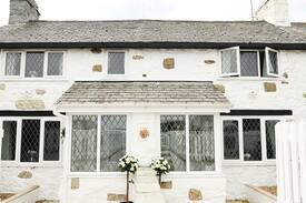 Rhos on Sea Cabin | Swyn-Y-Mor Cottage on Rhos Promenade Beach